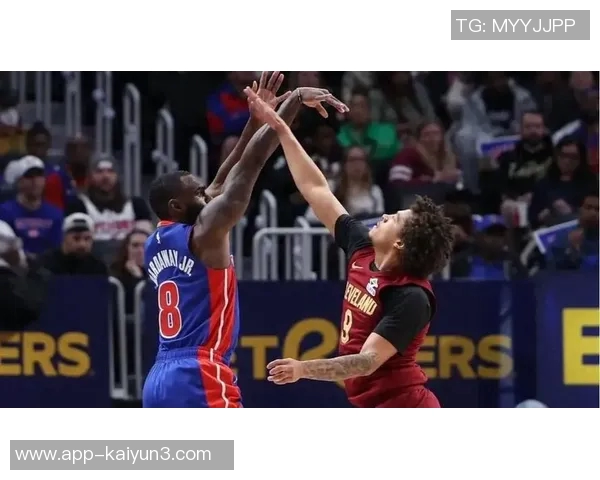 骑士客场表现出色上半场四人得分上双领先活塞22分 骑士客场表现出色上半场四人得分上双领先活塞22分