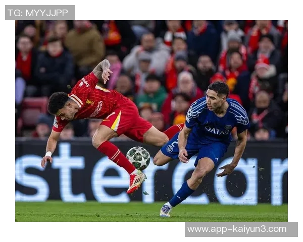 姆伯莫盛赞萨拉赫为非洲最佳阿什拉夫称霸世界右后卫之巅